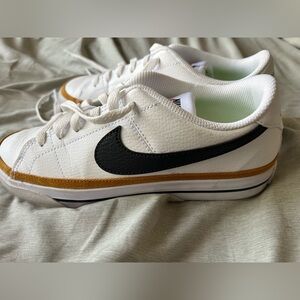 Nike Courtside Legacy